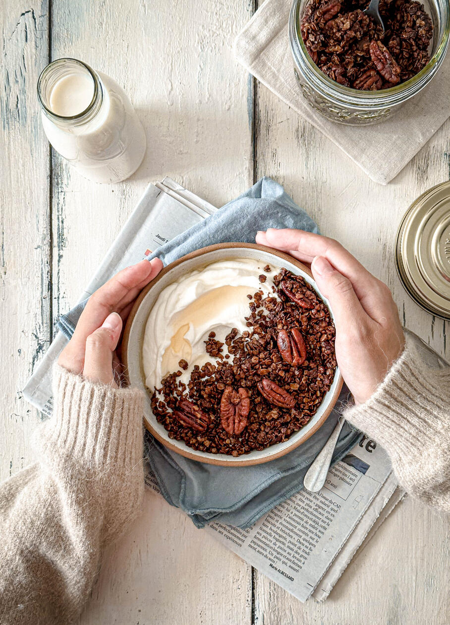 photo de bol de granola chocolat pecan